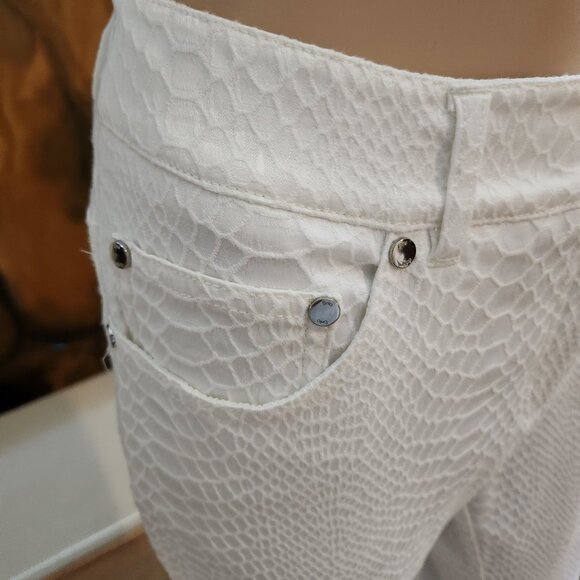 Eric Snakeskin Pattern Stretchy Ankle Pants, White, Size 10 - Picture 7 of 12